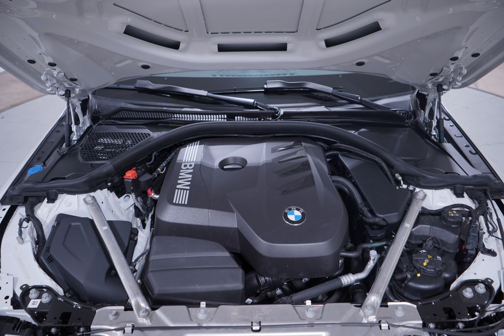 Thumbnail: 2025 BMW 4 Series - 25