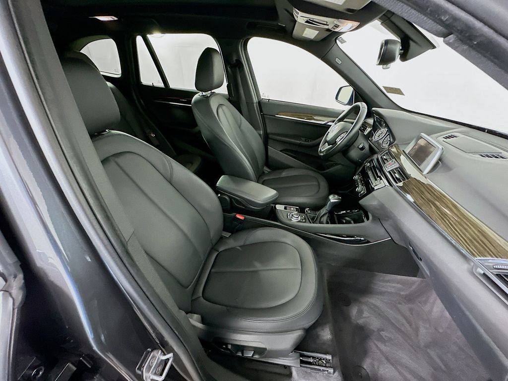 Thumbnail: 2016 BMW X1 - 27