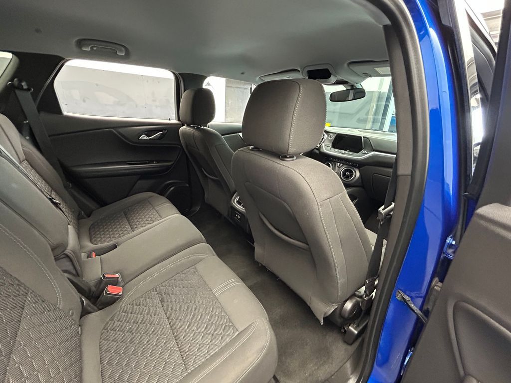 Used 2019 Kinetic Blue Metallic Chevrolet Base image 40