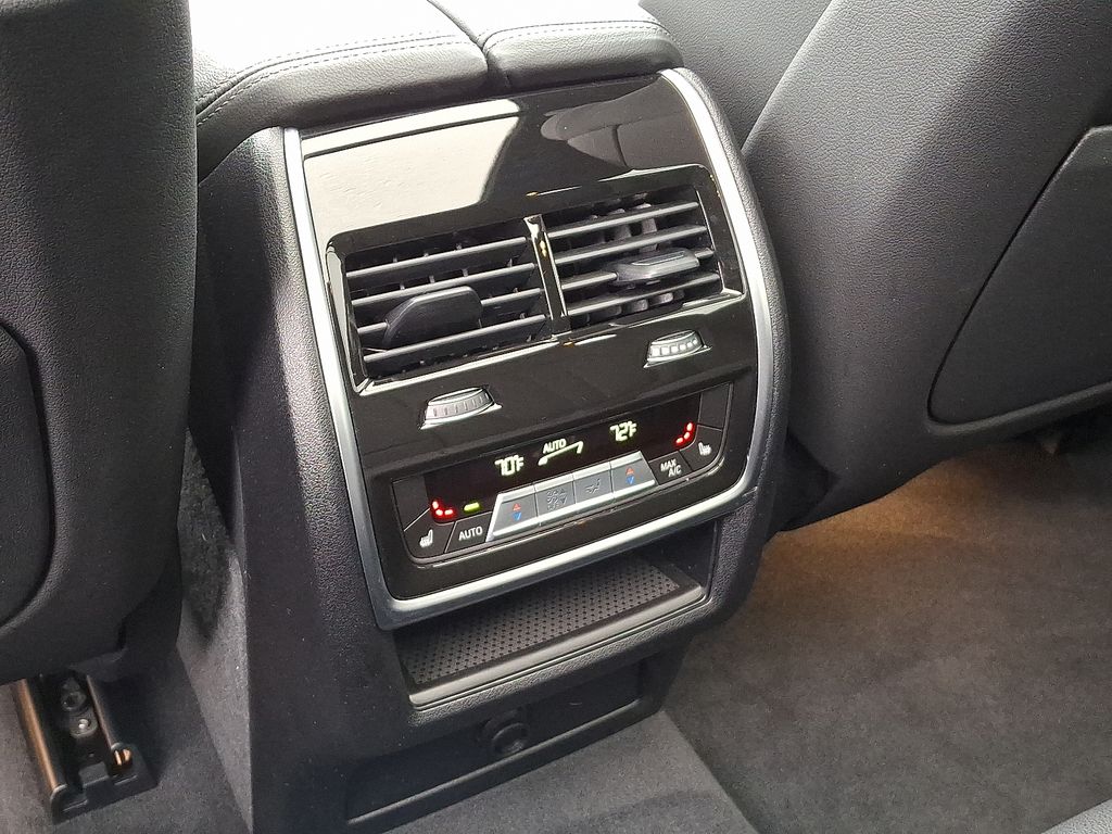 Thumbnail: 2022 BMW X5 - 11