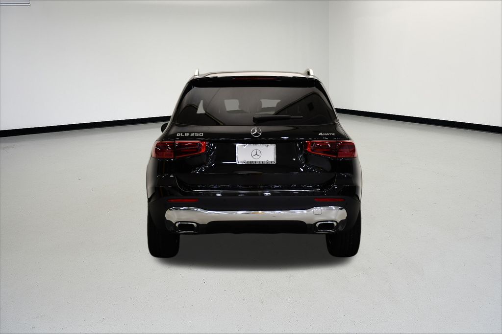 Thumbnail: 2026 Mercedes-Benz GLB - 4