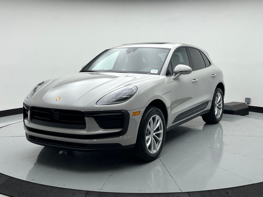 Thumbnail: 2025 Porsche Macan - 1