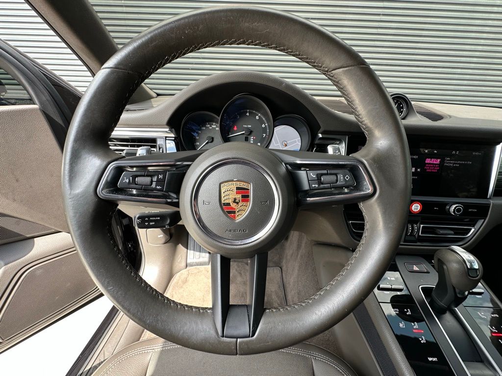 Thumbnail: 2022 Porsche Macan - 15