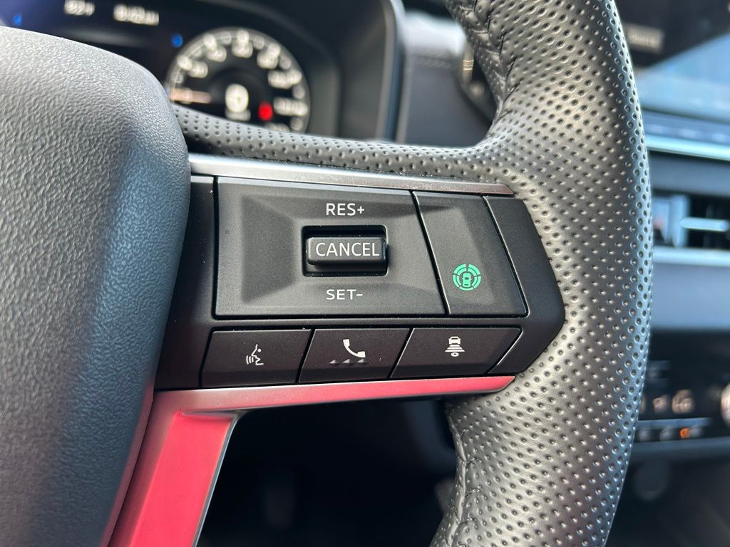 Thumbnail: 2024 Mitsubishi Outlander - 18