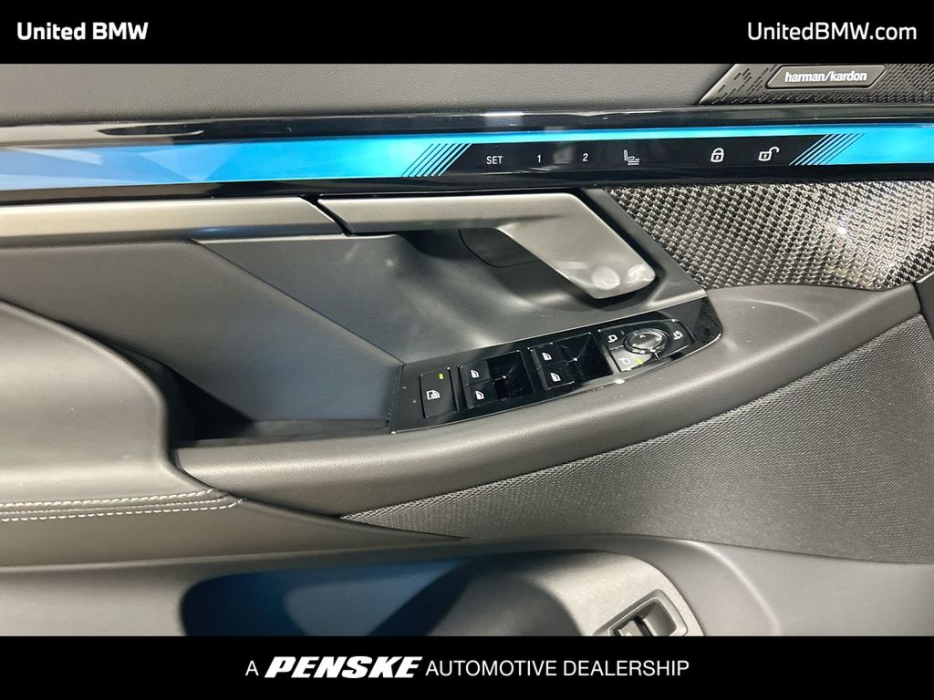 Thumbnail: 2026 BMW 5 Series - 11