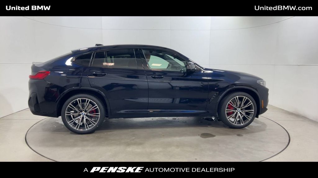 Thumbnail: 2025 BMW X4 - 9