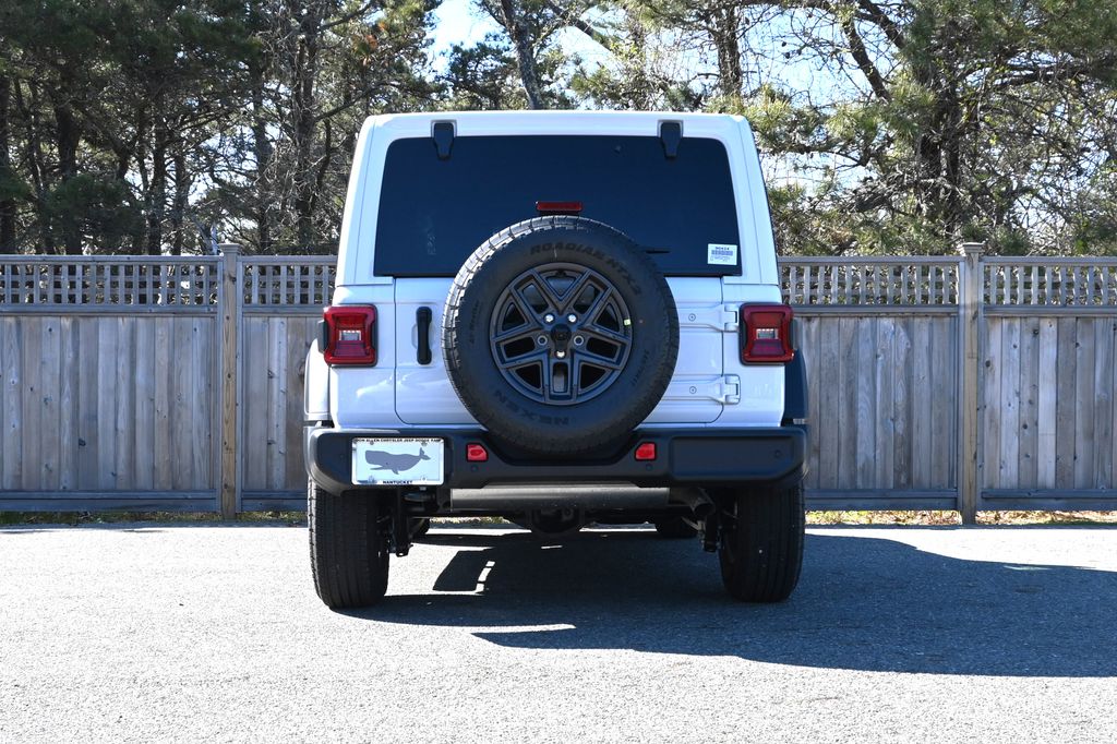 Thumbnail: 2026 Jeep Wrangler - 5