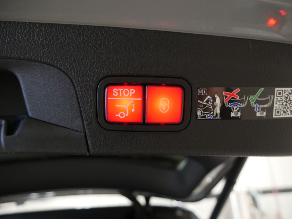 Thumbnail: 2026 Mercedes-Benz GLE - 26