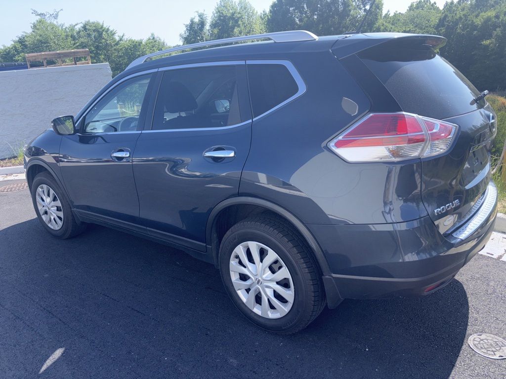 View vehicle photo 4