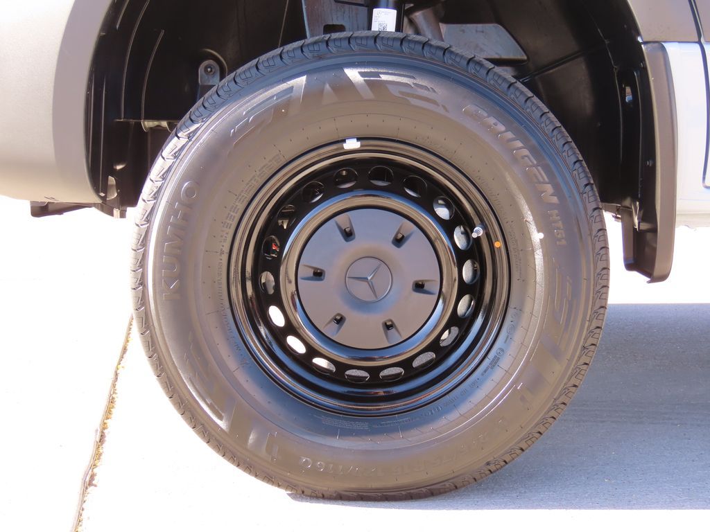 Thumbnail: 2025 Mercedes-Benz Sprinter - 32