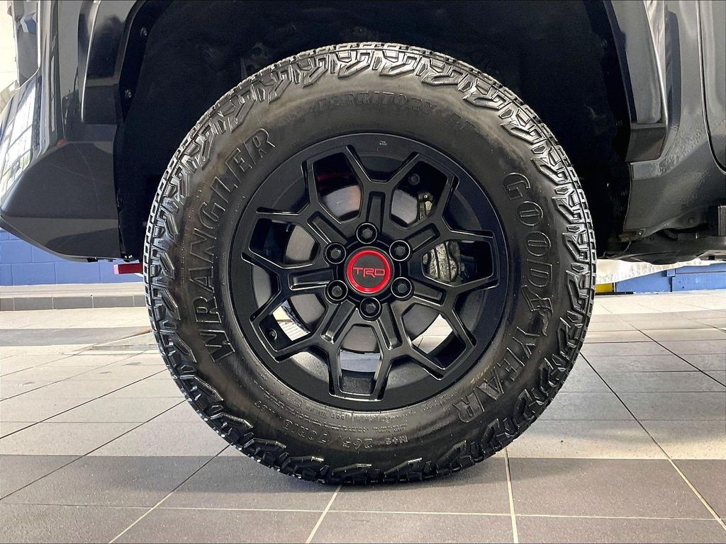 2025 Toyota Tacoma Hybrid — photo 7