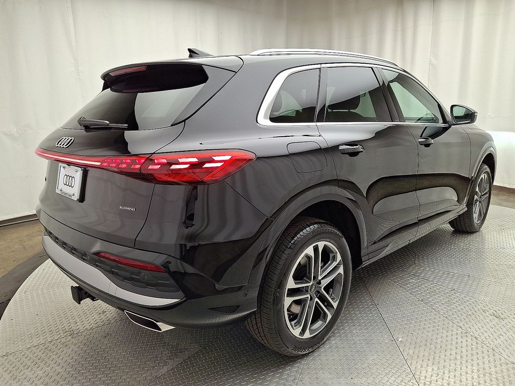 Thumbnail: 2025 Audi Q5 - 3