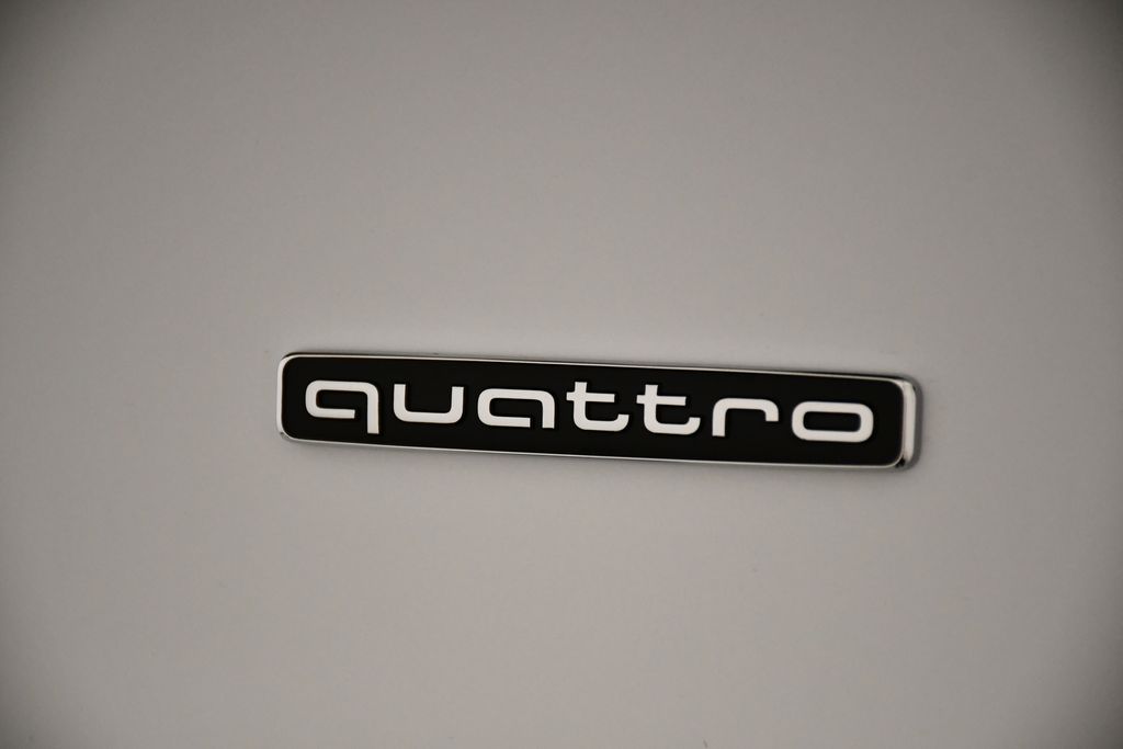 Thumbnail: 2025 Audi Q7 - 10
