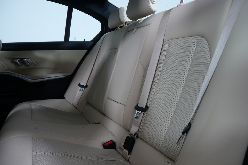 2022 BMW 3 Series 330i xDrive 15