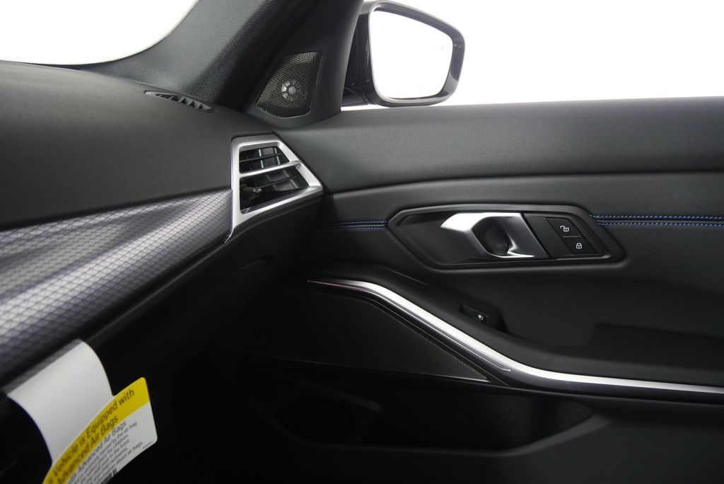 Thumbnail: 2026 BMW 3 Series - 25