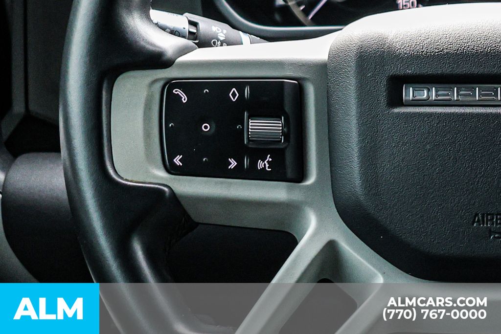 Used 2022 White Land Rover X-Dynamic SE image 32