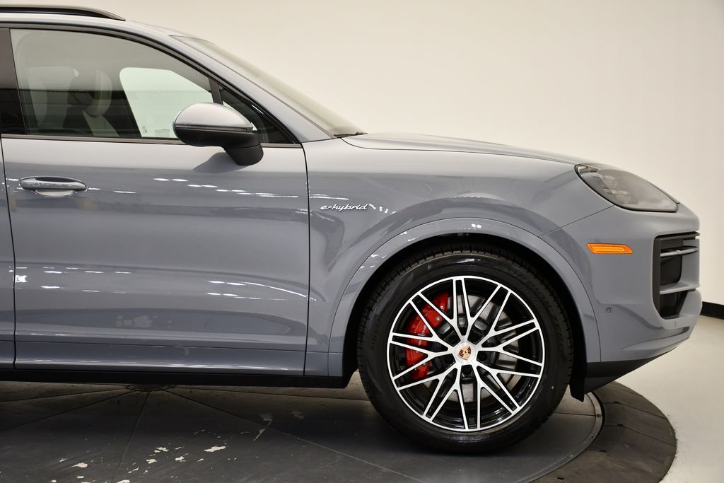 Thumbnail: 2026 Porsche Cayenne - 15