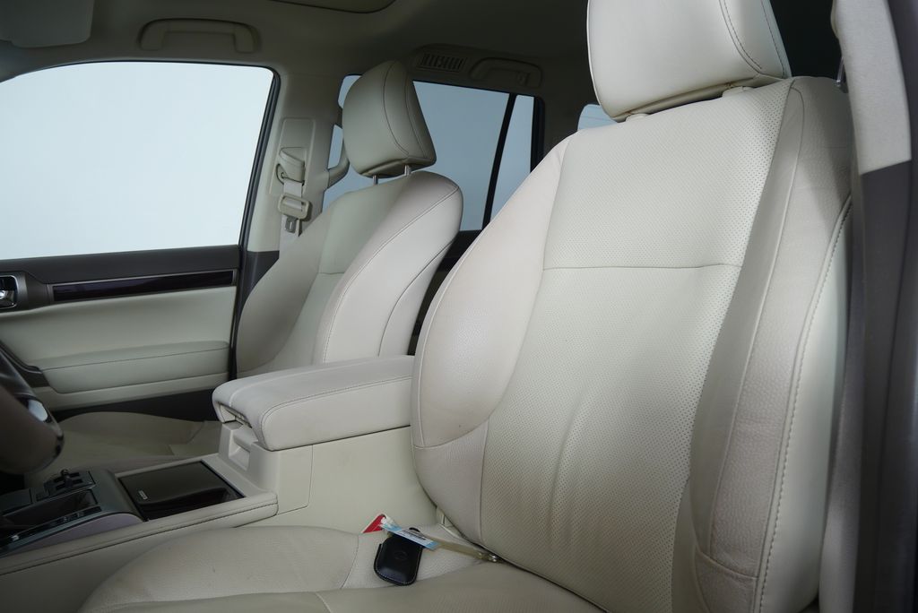 Thumbnail: 2019 Lexus GX - 11