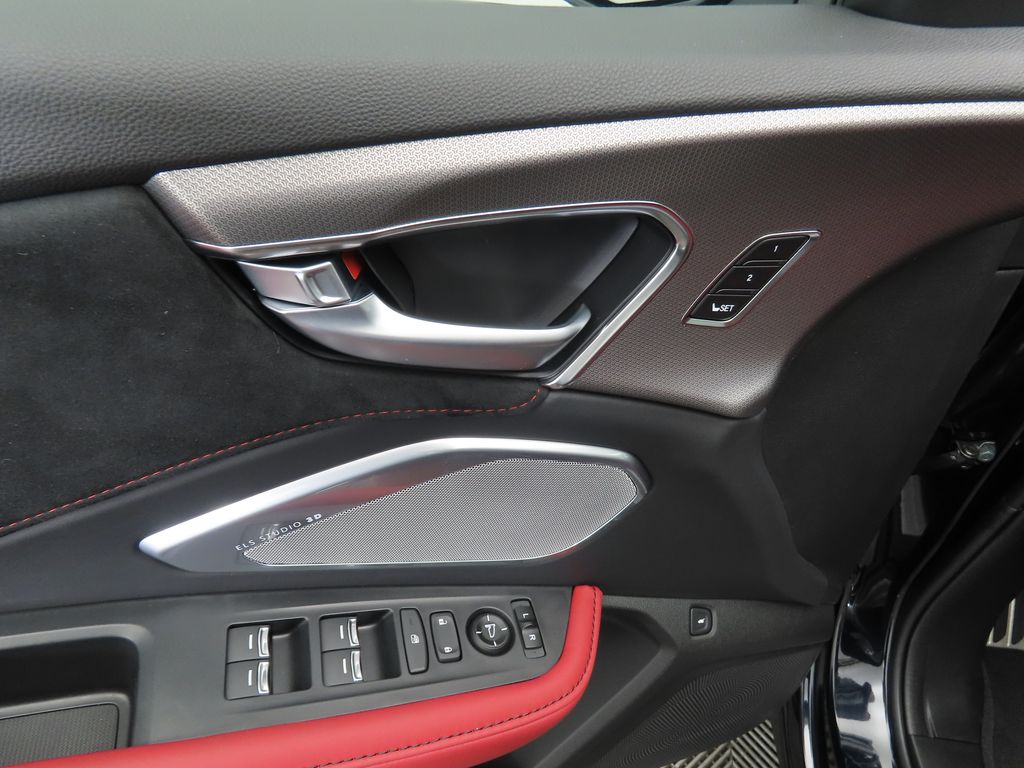 2025 Acura RDX Base 23