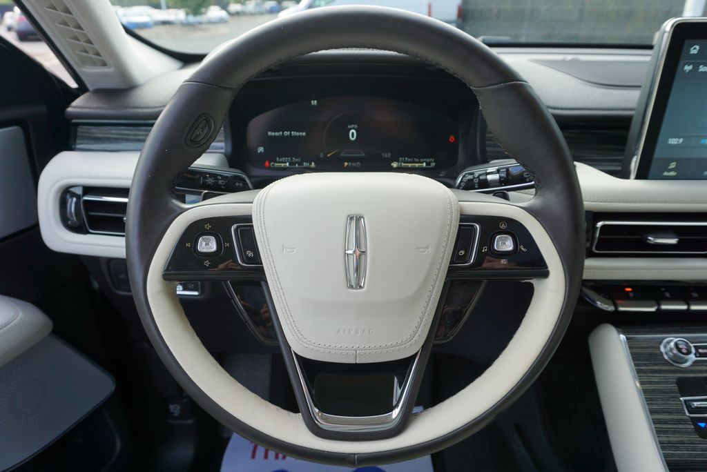 Thumbnail: 2021 Lincoln Aviator - 27