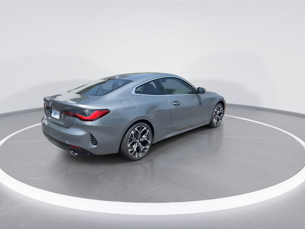 Thumbnail: 2026 BMW 4 Series - 8