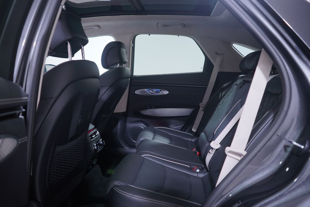2024 Genesis GV70  9