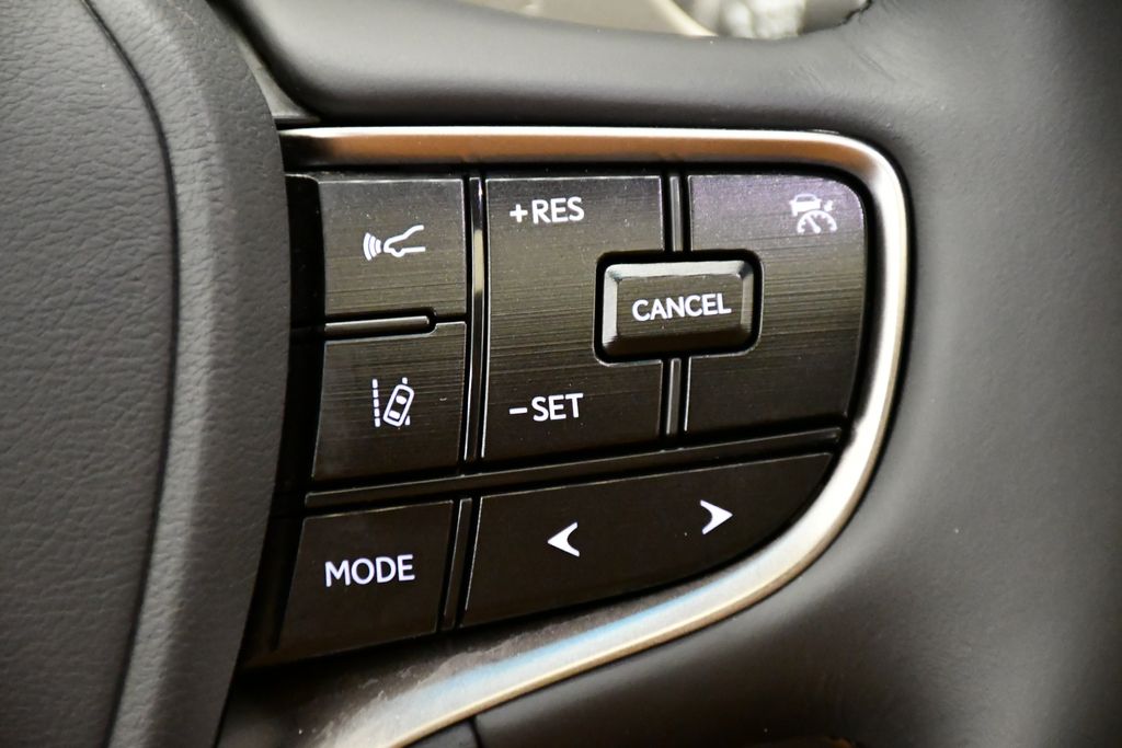 Thumbnail: 2025 Lexus ES - 23