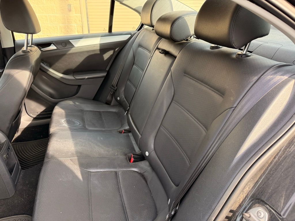 Thumbnail: 2013 Volkswagen Jetta - 10