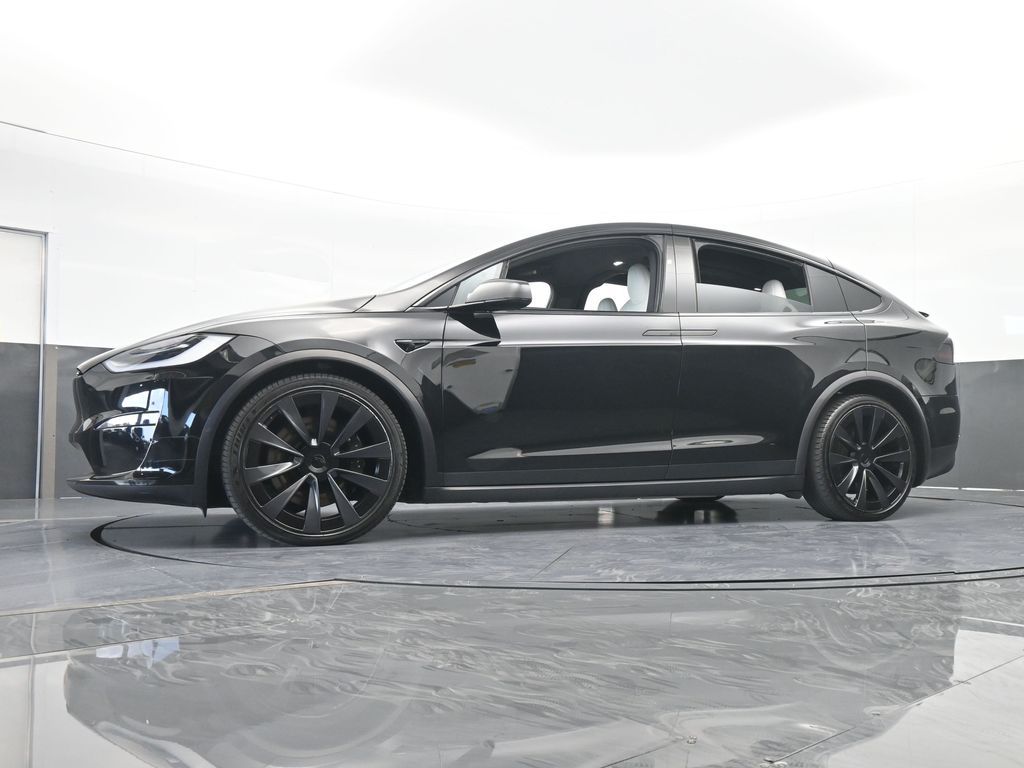 Used 2022 Black Tesla Plaid image 52