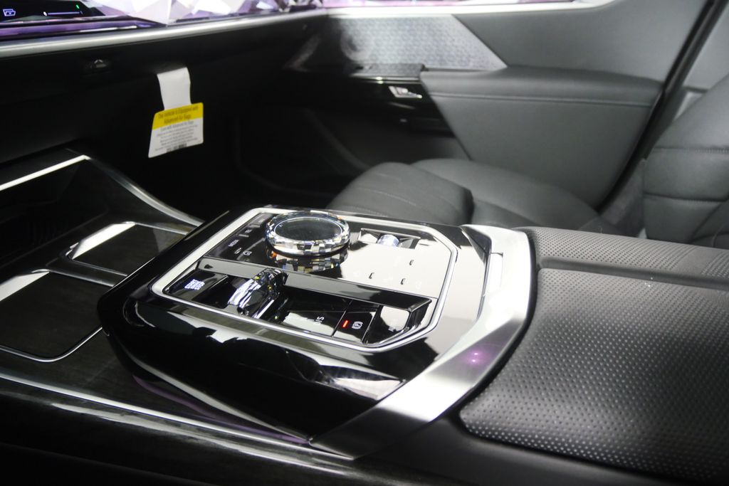 Thumbnail: 2026 BMW 7 Series - 25
