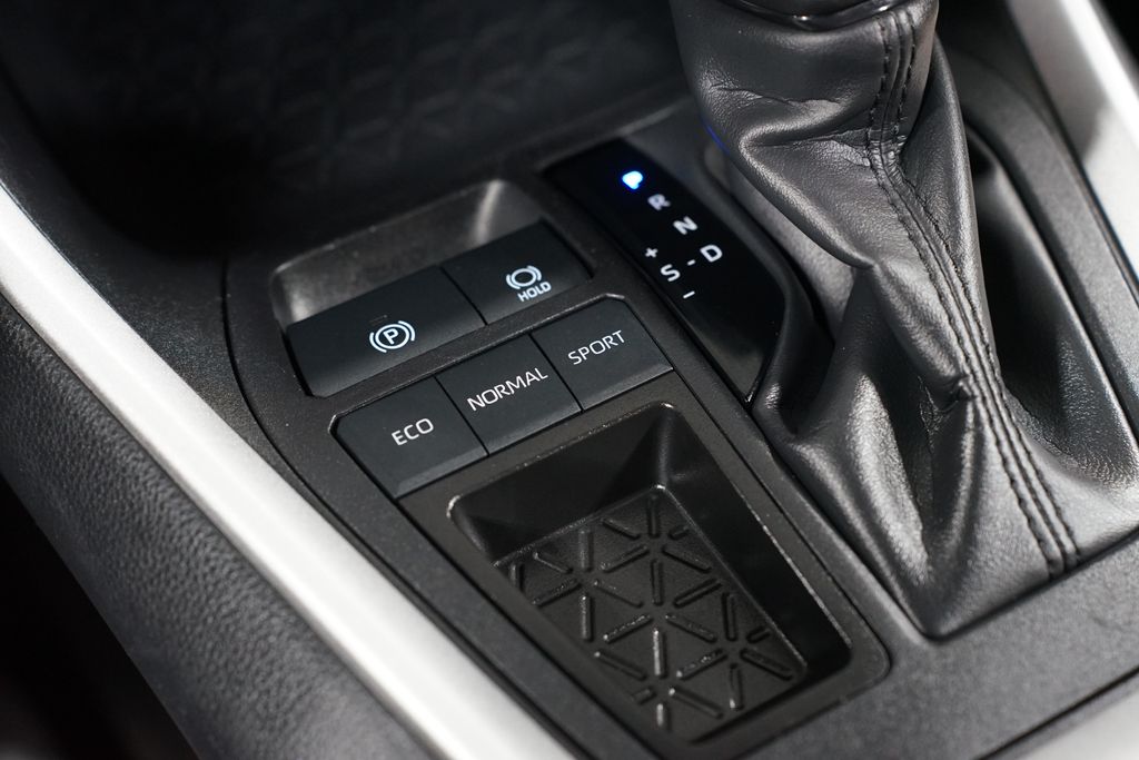 Thumbnail: 2025 Toyota RAV4 - 22