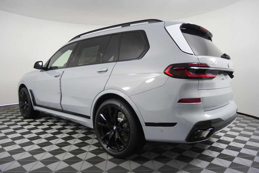 Thumbnail: 2026 BMW X7 - 5