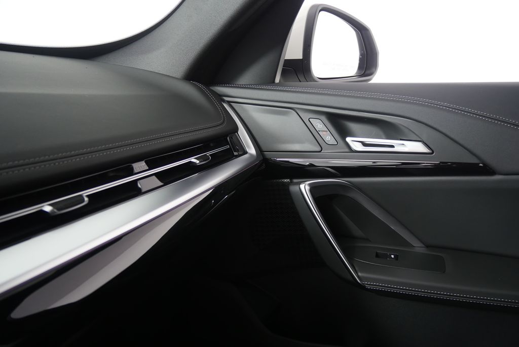 2025 BMW X1 xDrive28i 24