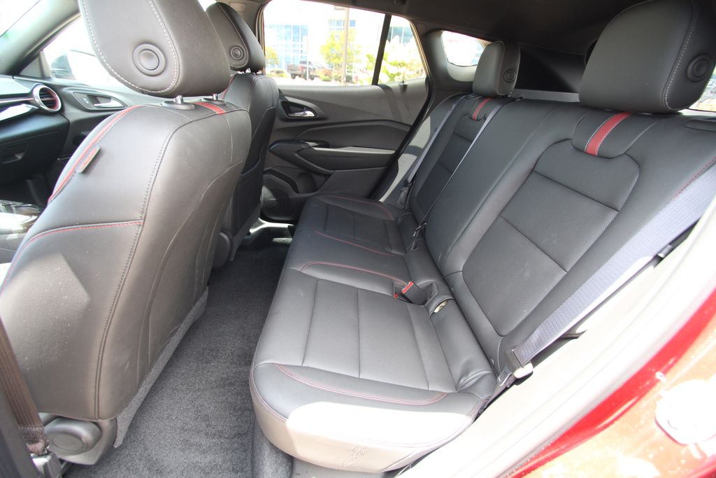Used 2025 Chevrolet Trax SUV