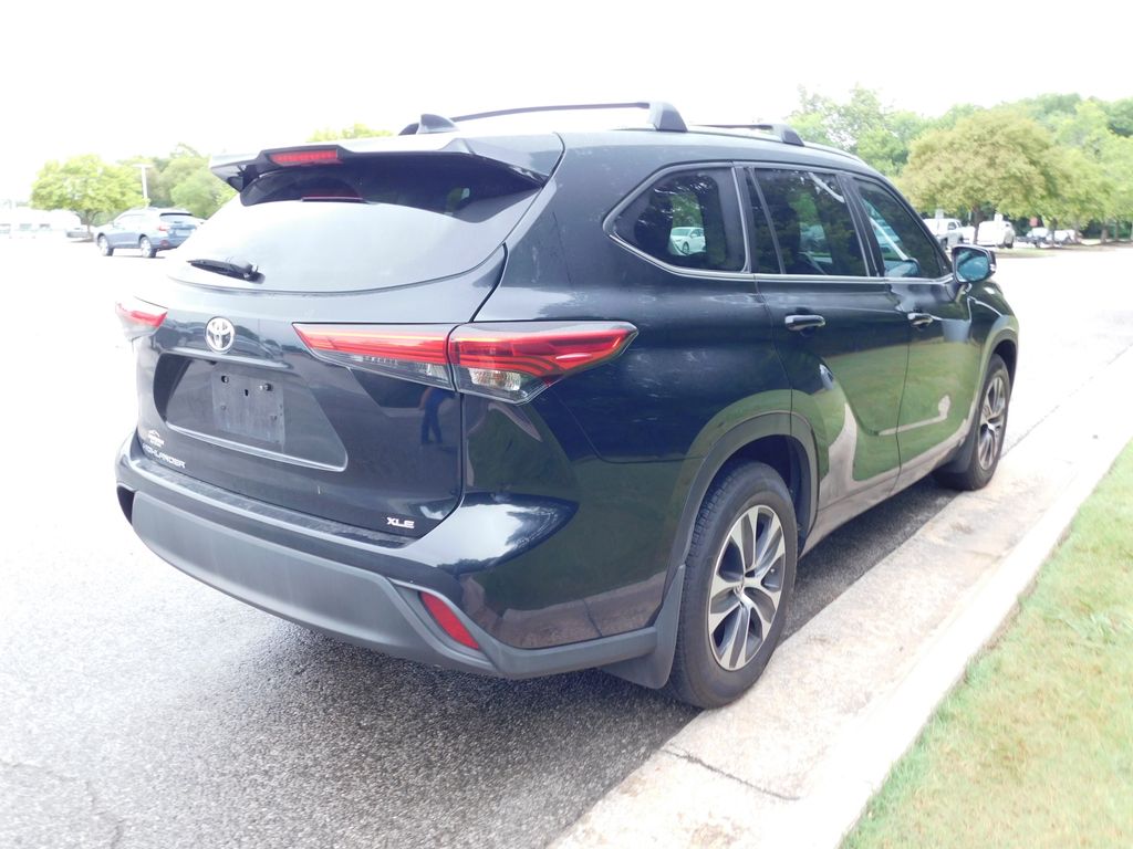 Thumbnail: 2020 Toyota Highlander - 4