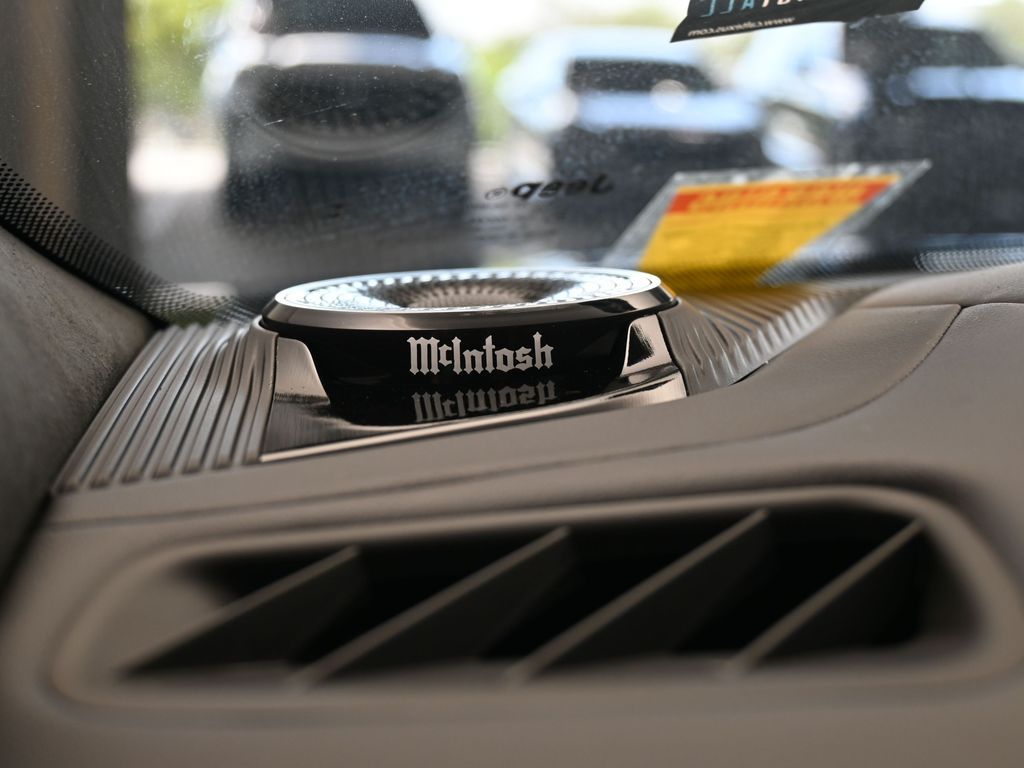 New 2025 Diamond Black Crystal Pearlcoat Jeep Summit image 21