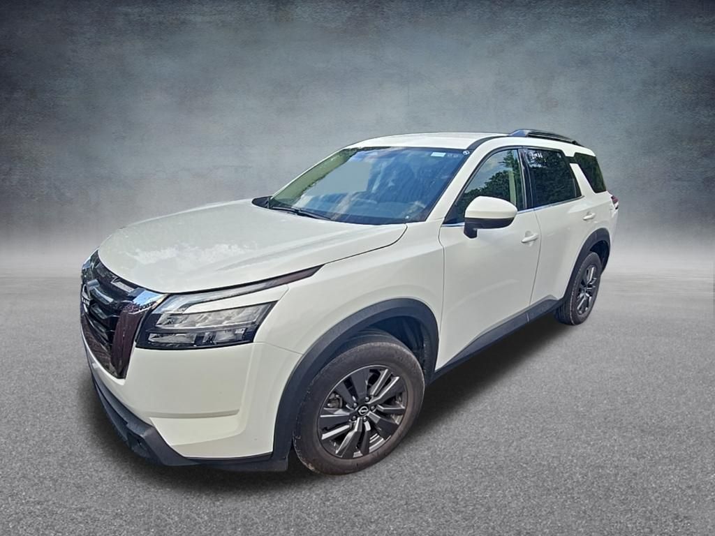 View vehicle photo 3