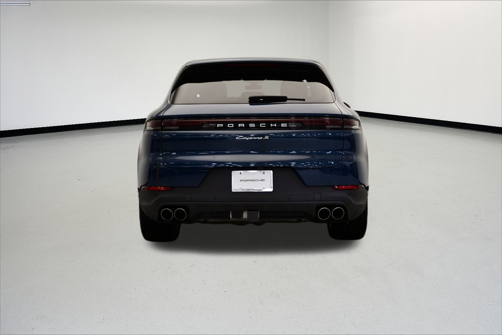 Thumbnail: 2024 Porsche Cayenne - 6