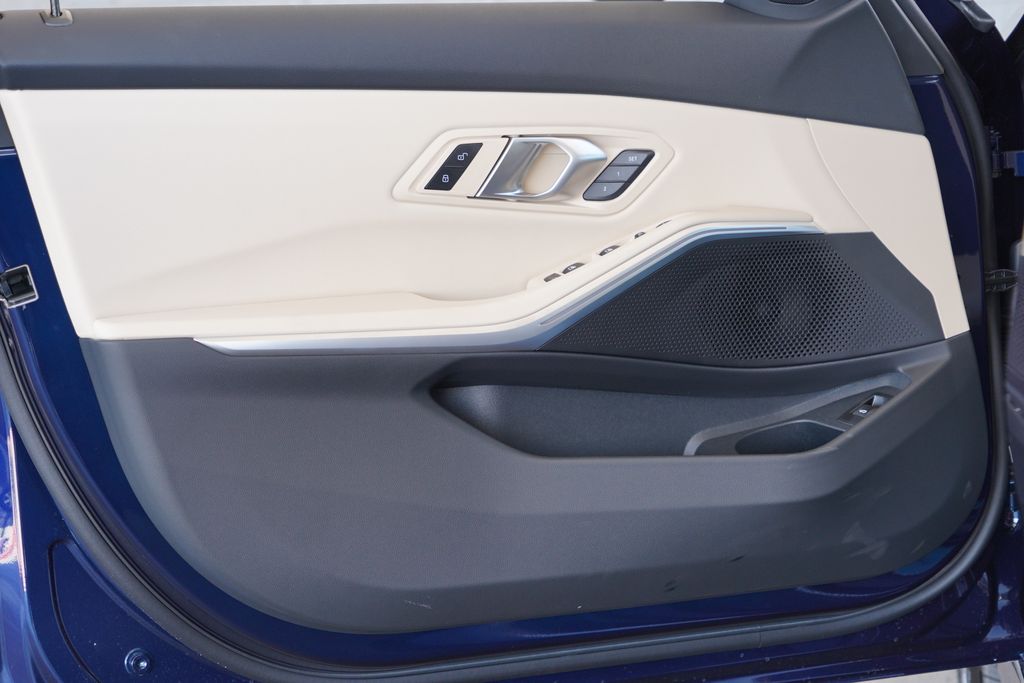 Thumbnail: 2026 BMW 3 Series - 9