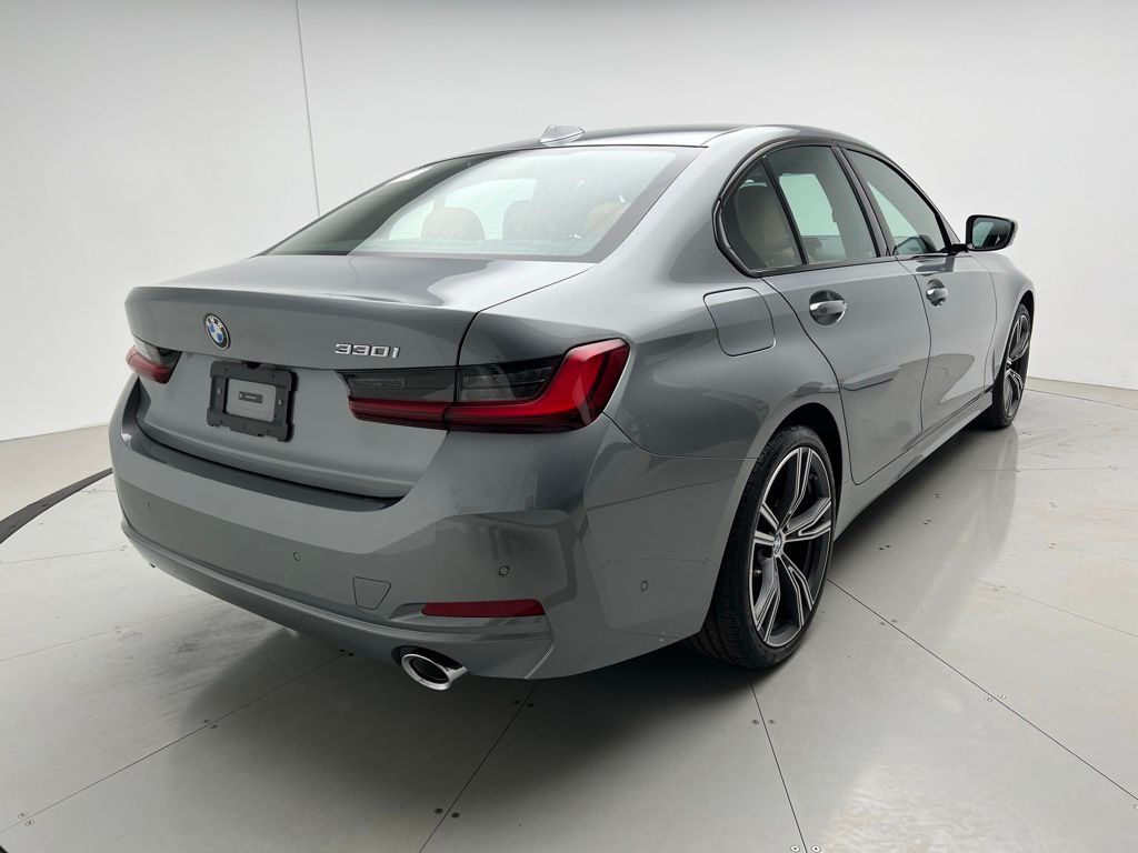 2023 BMW 3 Series 330i 3