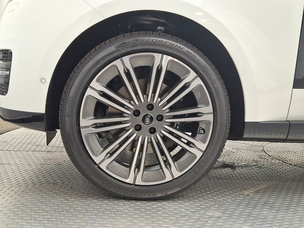 Thumbnail: 2025 Land Rover Range Rover - 5