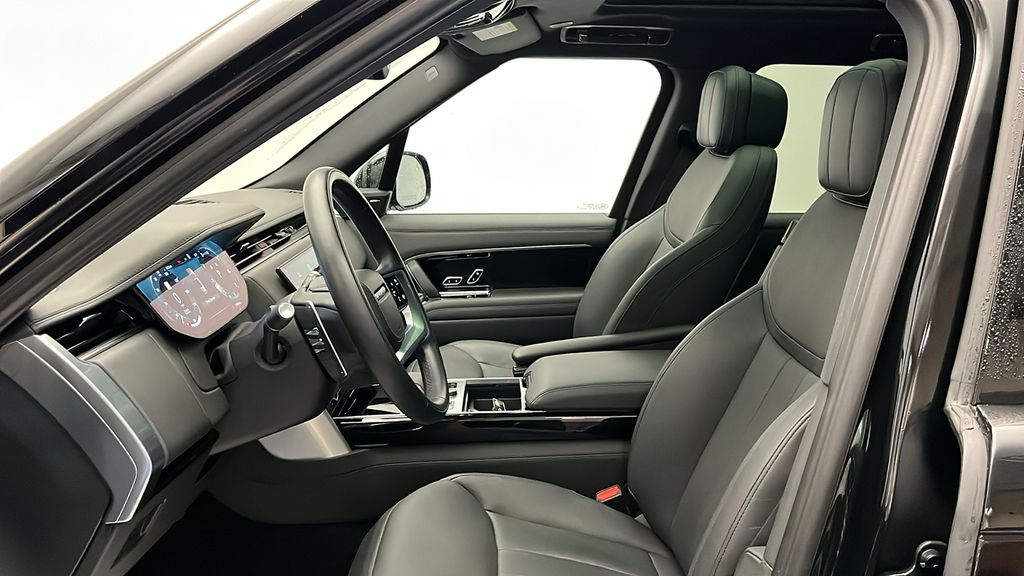 2023 Land Rover Range Rover SE 12