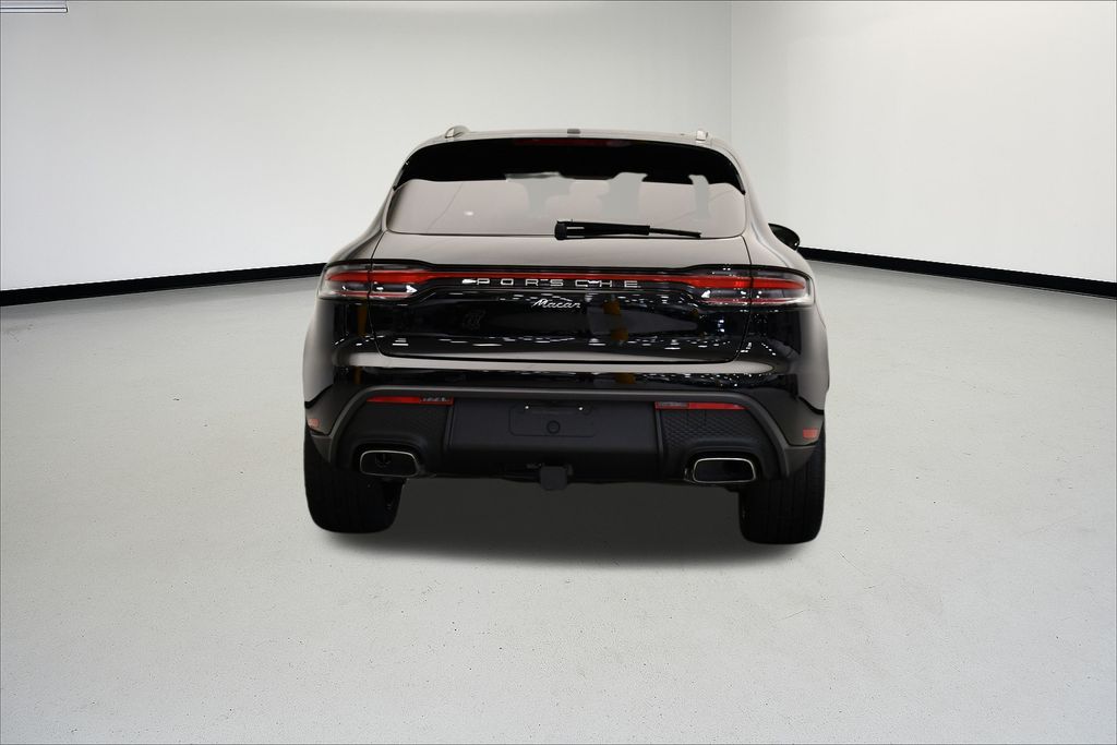 Thumbnail: 2025 Porsche Macan - 6