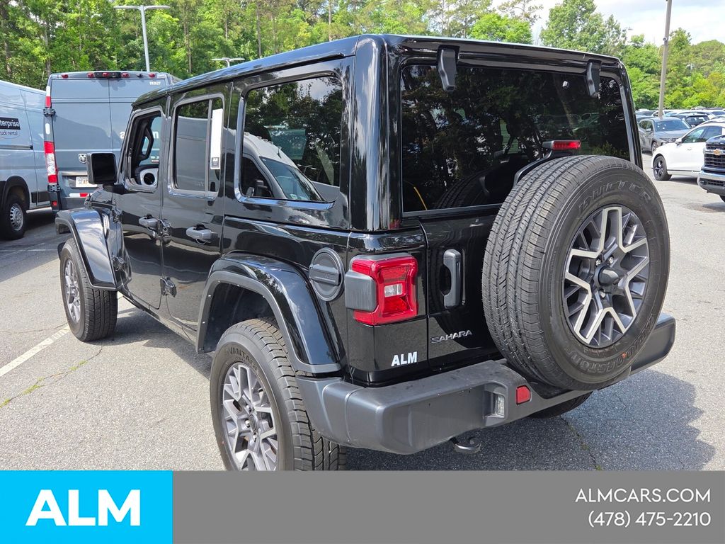 Used 2025 Black Jeep Sahara image 12