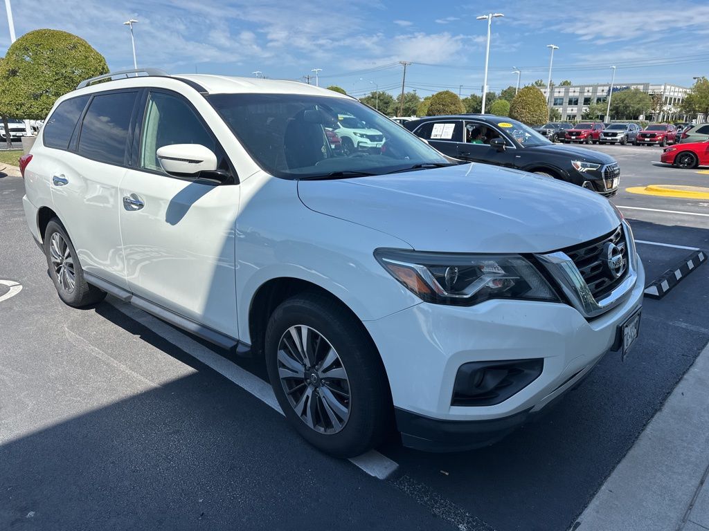 Thumbnail: 2018 Nissan Pathfinder - 3