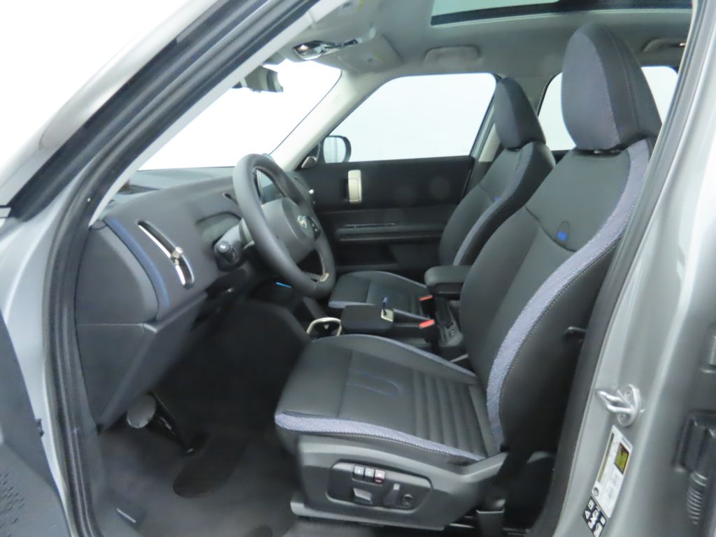 2025 MINI Cooper Countryman Base 22