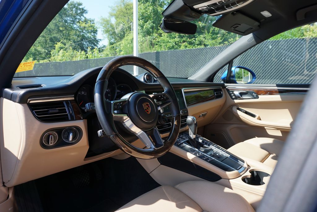 Thumbnail: 2019 Porsche Macan - 10