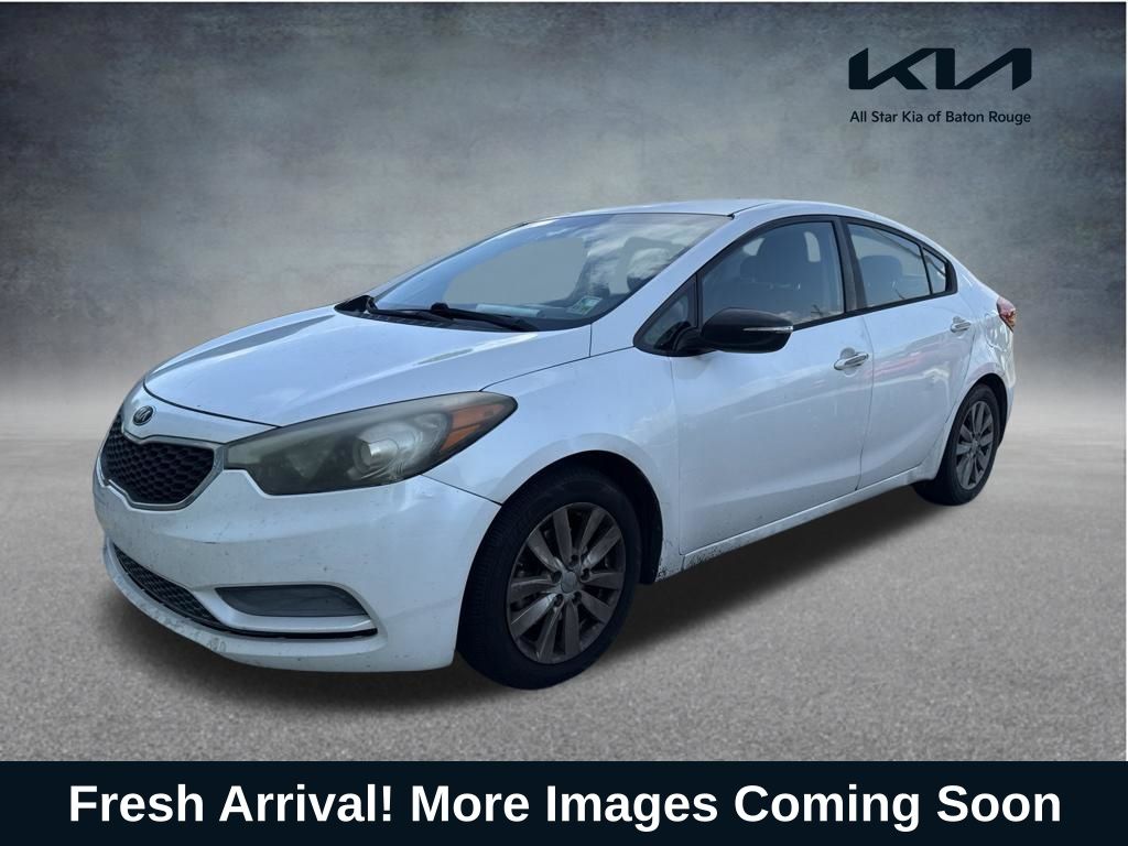 Snow White Pearl 2014 Kia Forte Sedan Front-Wheel Drive 6-Speed Automatic