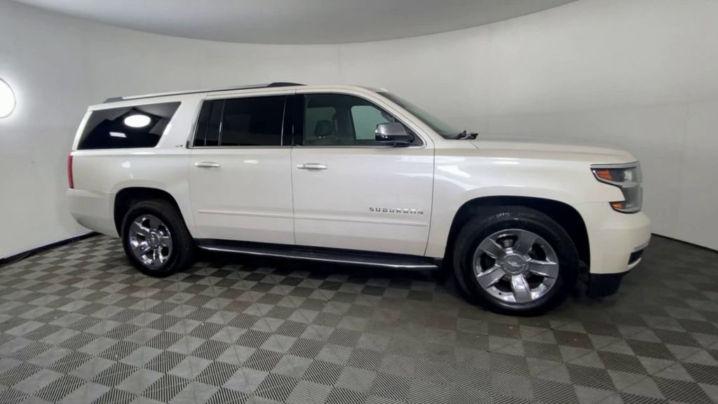 2015 Chevrolet Suburban LTZ 9