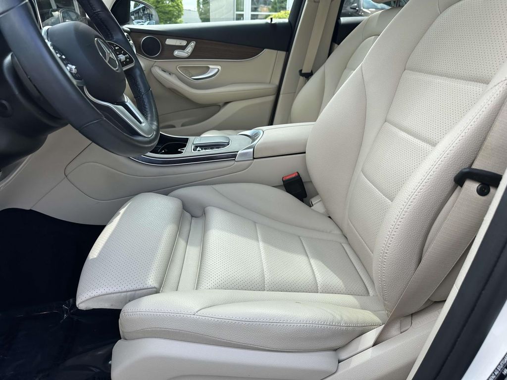 2021 Mercedes-Benz GLC 300 20